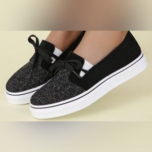 Slip On Sneakers Skater Shoes Two Tone Black & White Rubber Sole Size 7.5” NWOT